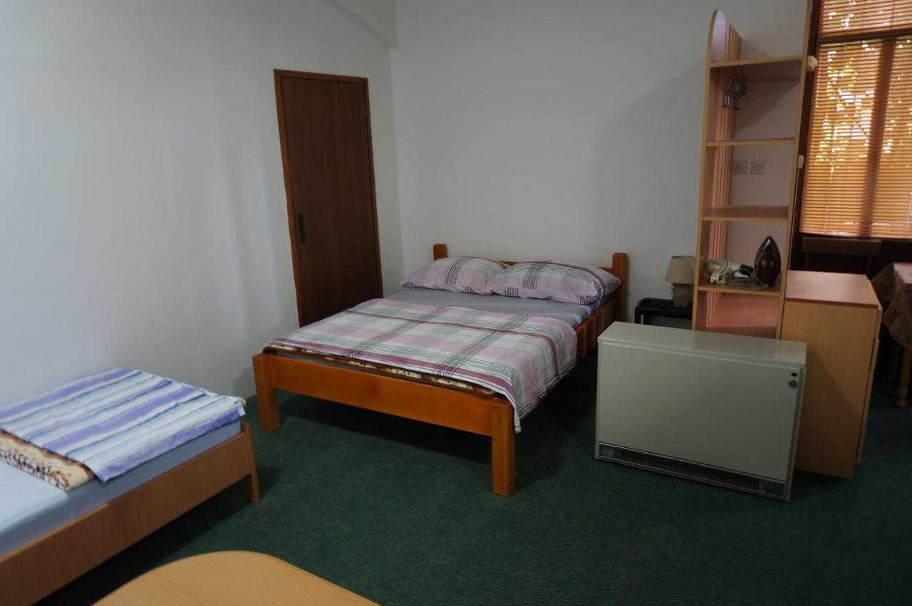 Apartments Bozic Требинье Экстерьер фото