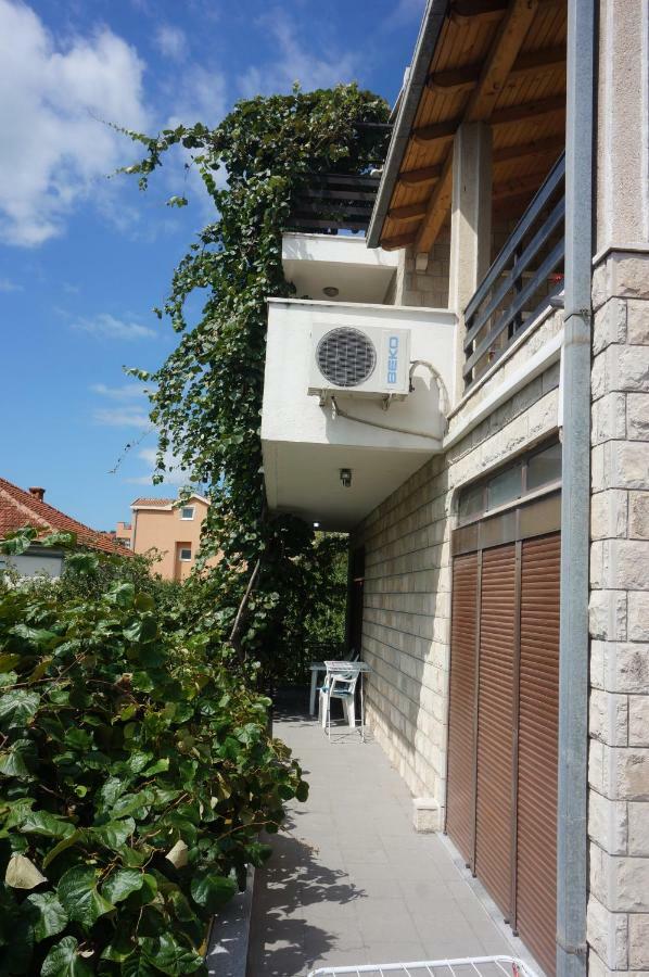Apartments Bozic Требинье Экстерьер фото
